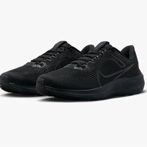 Men’s Nike Air Zoom Pegasus 40 Low Top Running Shoe - size 8 - Like New